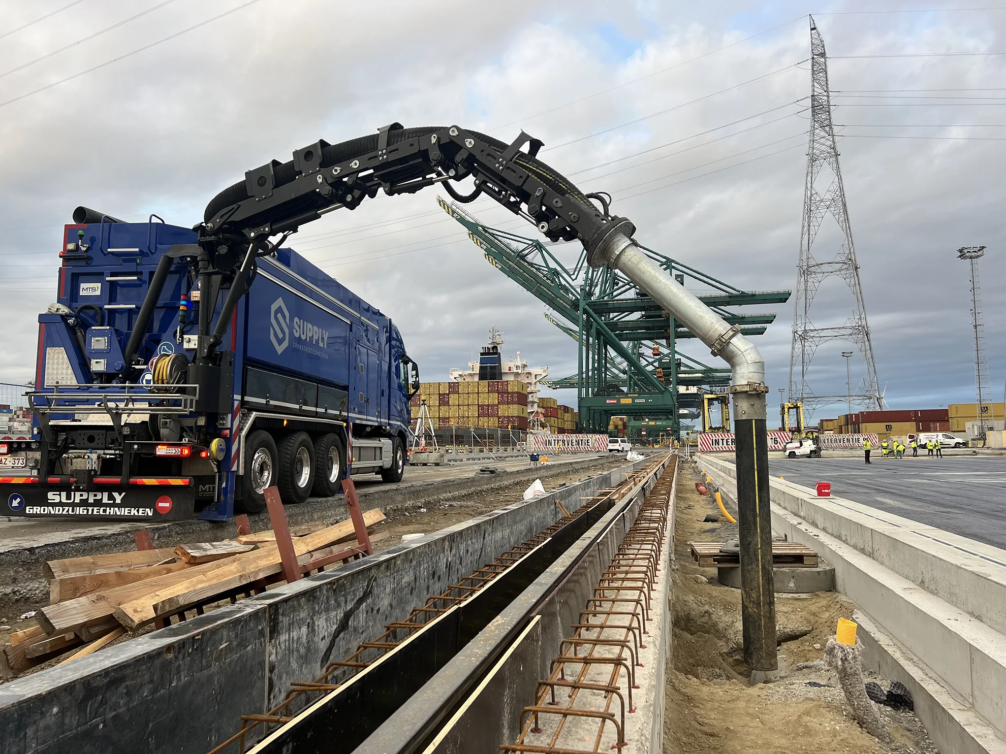 Moderne grondzuigwagen van Supply Grondzuigtechnieken - Zuigtechnieken