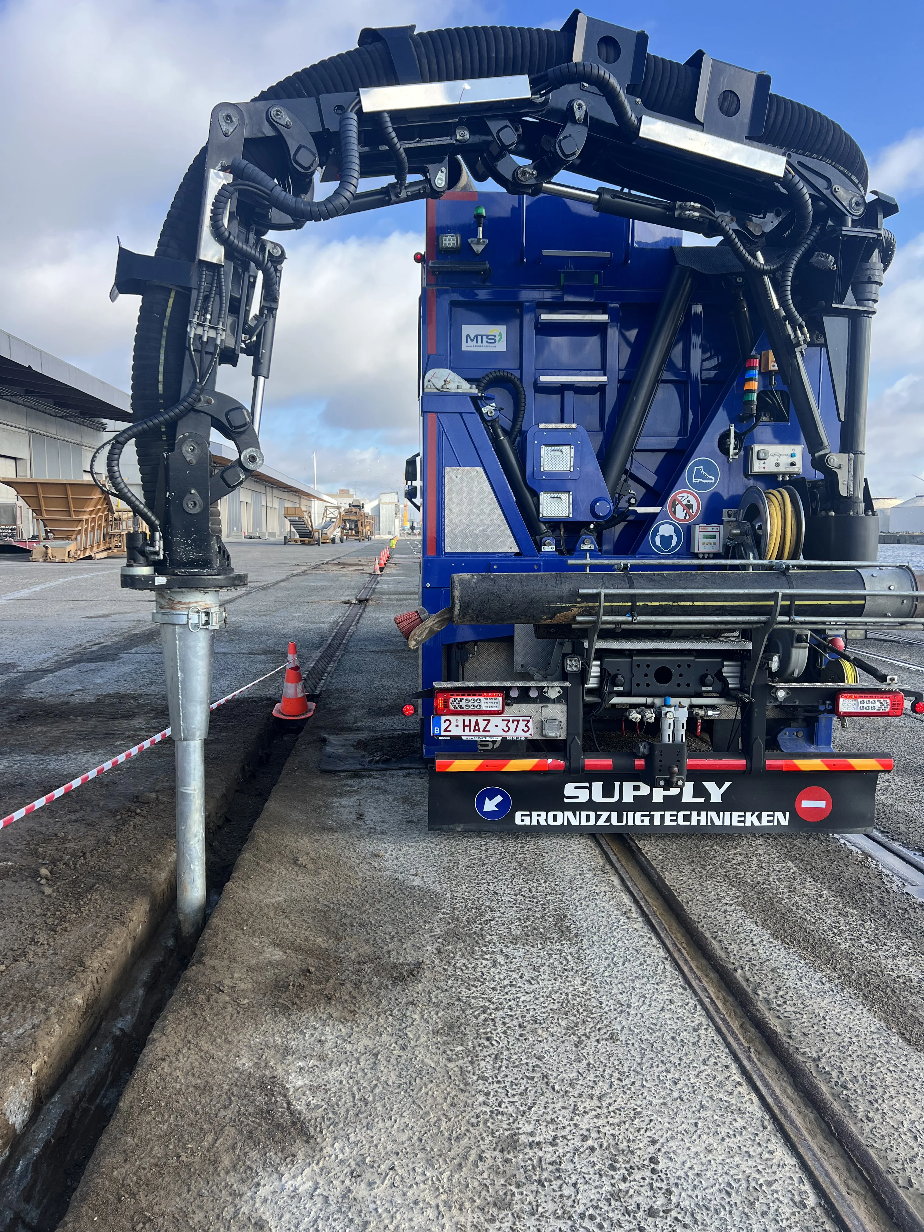 Moderne grondzuigwagen van Supply Grondzuigtechnieken - Zuigtechnieken